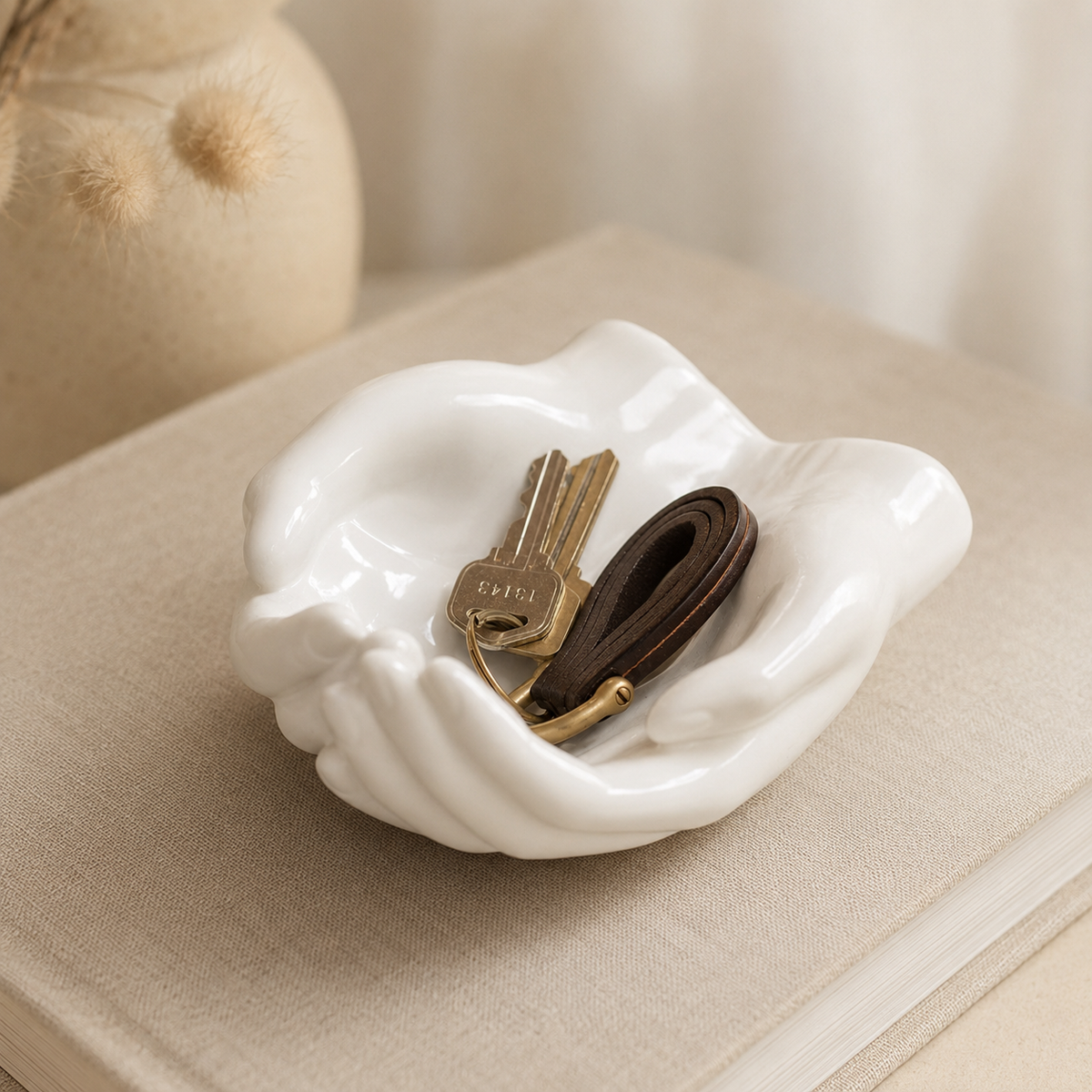 Hausly Hand Embrace Tray